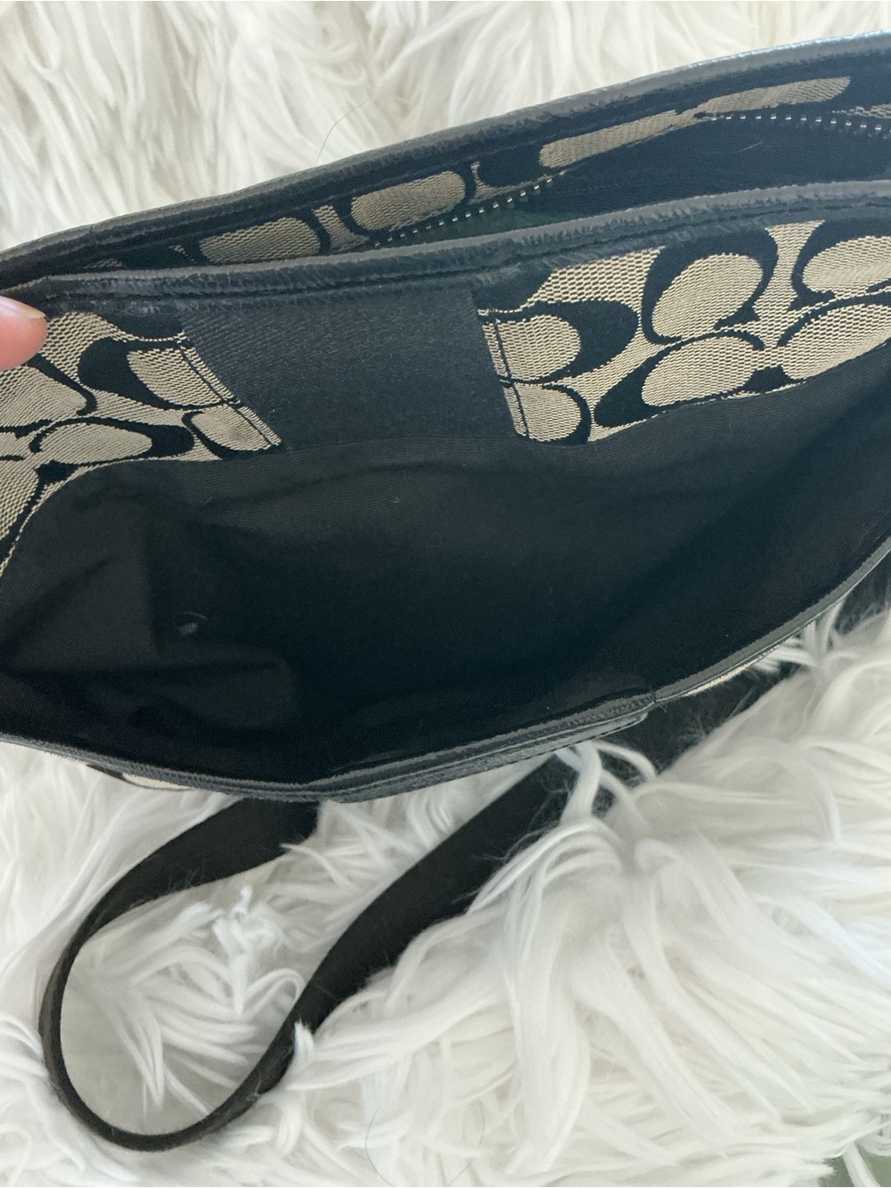 Coach Black/Tan Signature Zip Crossbody with hang tag - Picture 4 of 12